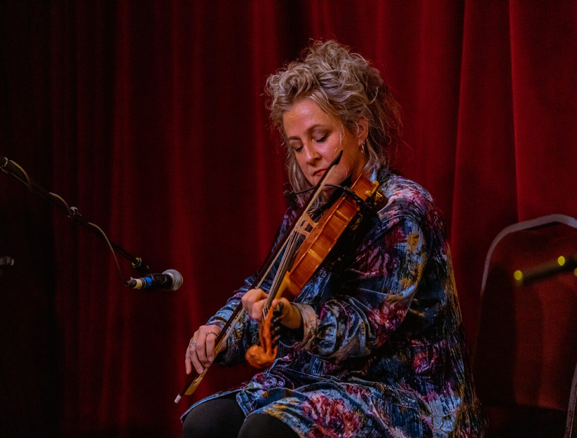 Music Network Commision: ‘Cliath Ceol' by Niall Vallely, Liz Knowles & Niwel Tsumbu