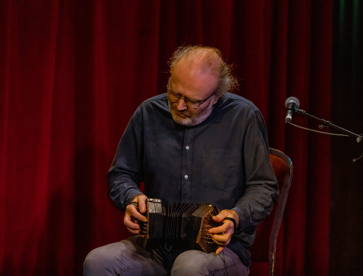 Music Network Commision: ‘Cliath Ceol' by Niall Vallely, Liz Knowles & Niwel Tsumbu